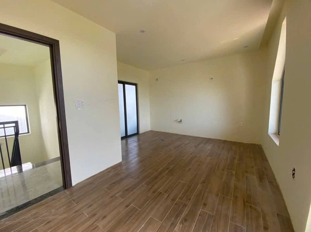 Cần bán gấp Căn Biệt Thự đẹp view thoáng tại Măng Ling, Đà Lạt 200m2 giá chỉ 8.5 tỷ - Ảnh 1